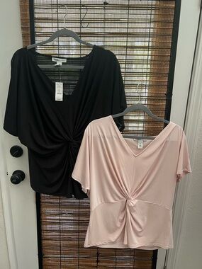 White House Black Market V-Neck Tops in Light Blush Pink lot 2 sz xl new !